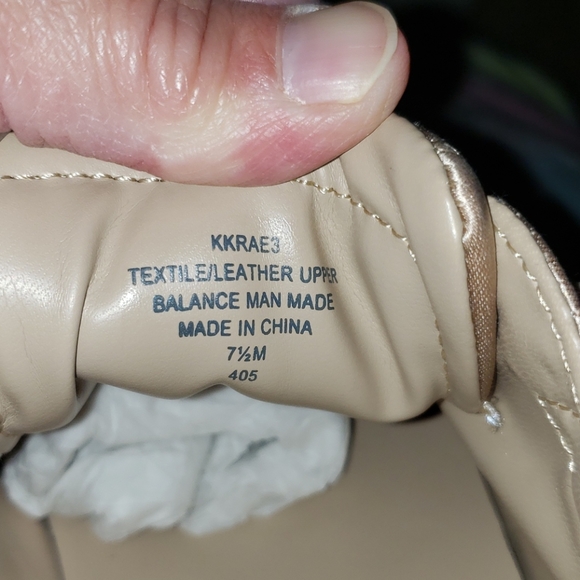 Kendall + Kylie Rae 3 Rose Gold Satin Platform Sneaker 7.5 - Picture 15 of 17